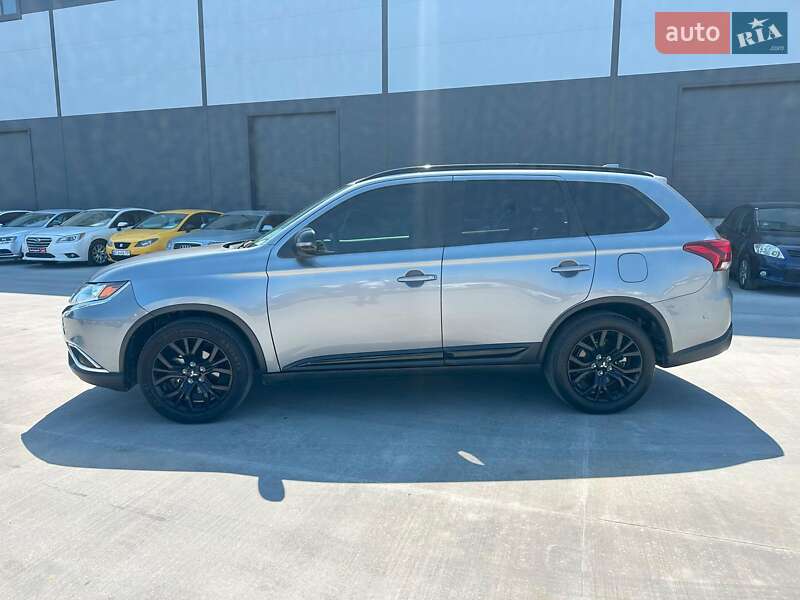 Внедорожник / Кроссовер Mitsubishi Outlander 2019 в Львове
