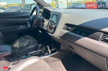 Внедорожник / Кроссовер Mitsubishi Outlander 2019 в 