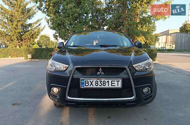 Внедорожник / Кроссовер Mitsubishi Outlander 2010 в Полонном