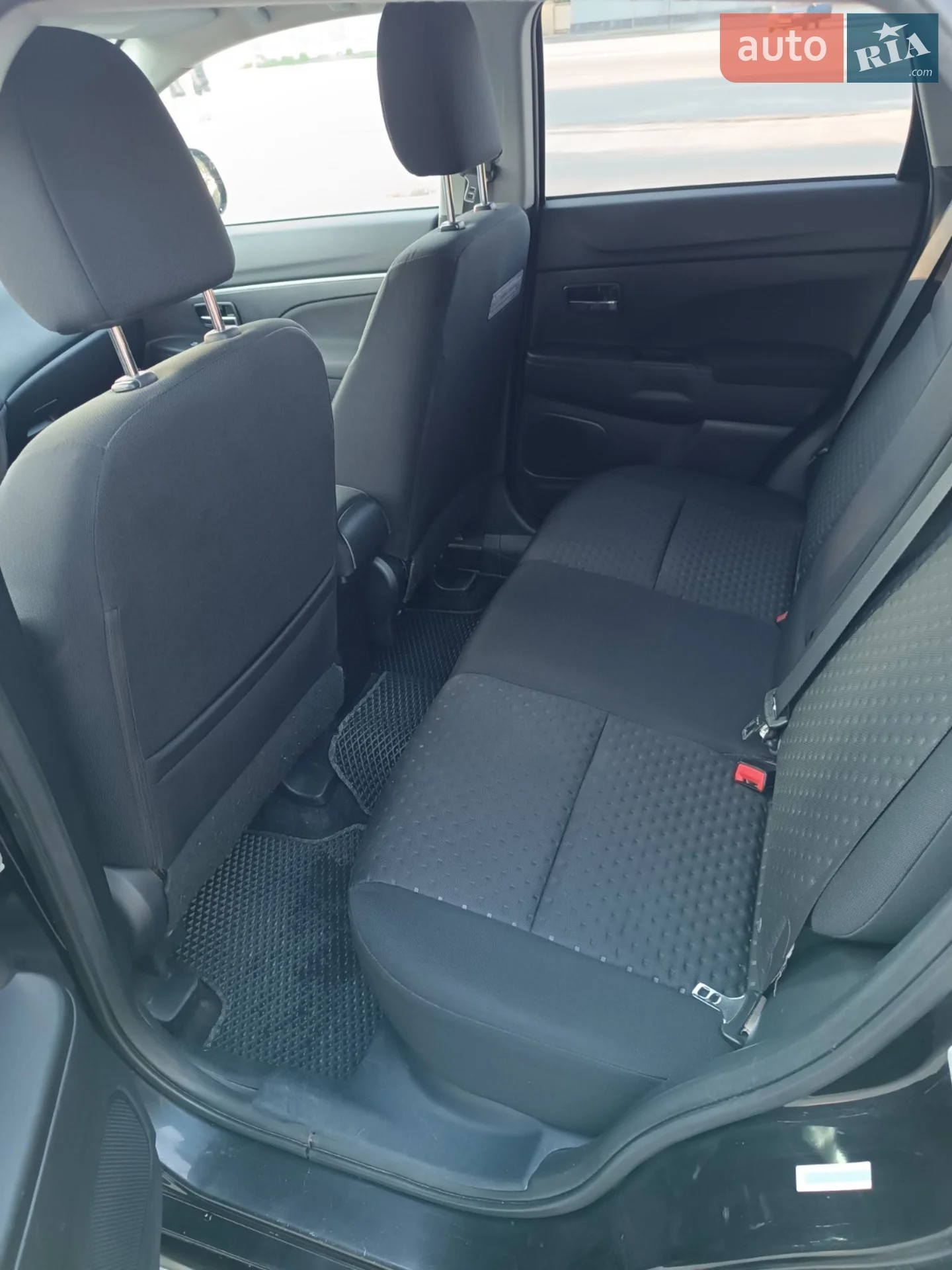 2010 Mitsubishi Outlander - мініатюра 13