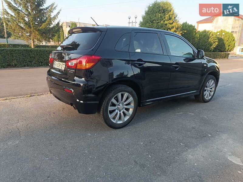 Позашляховик / Кросовер Mitsubishi Outlander 2010 в Полонному