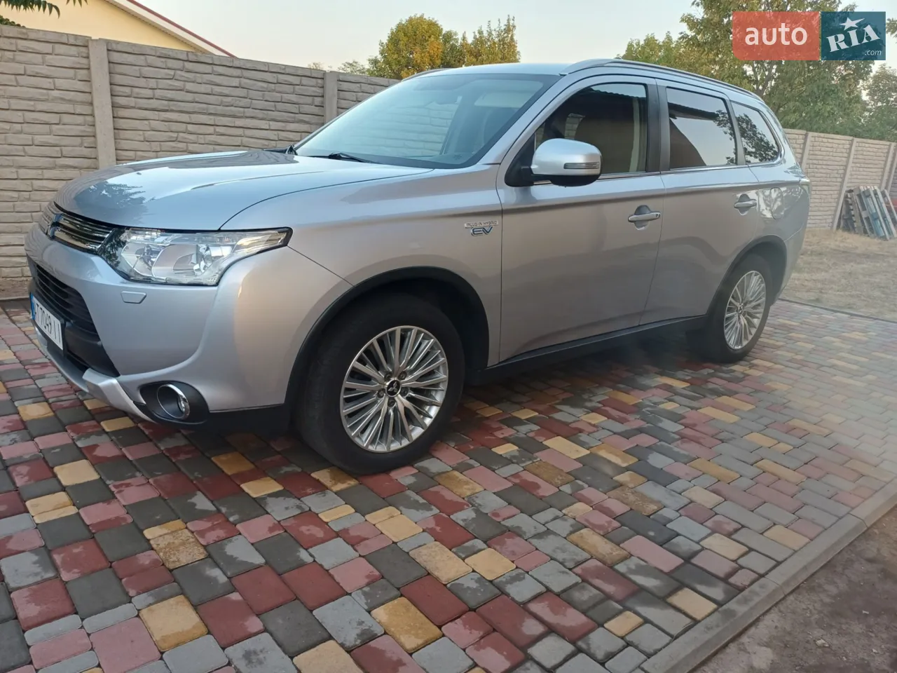 2016 Mitsubishi Outlander - мініатюра 10