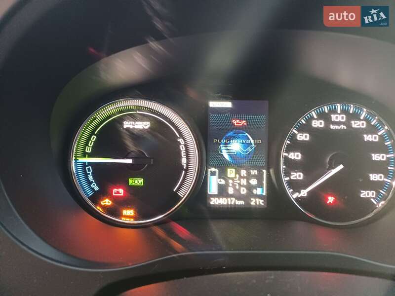 Внедорожник / Кроссовер Mitsubishi Outlander 2015 в Черноморске