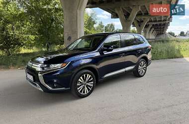 Внедорожник / Кроссовер Mitsubishi Outlander 2019 в Днепре