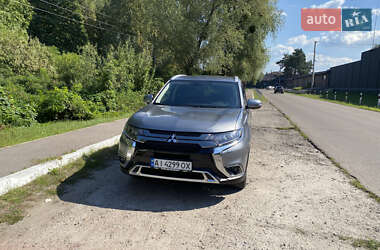 Внедорожник / Кроссовер Mitsubishi Outlander 2019 в Киеве