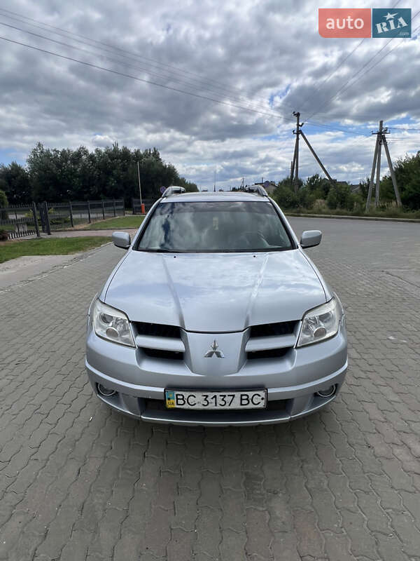 Внедорожник / Кроссовер Mitsubishi Outlander 2007 в 