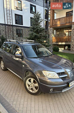 Позашляховик / Кросовер Mitsubishi Outlander 2009 в Києві