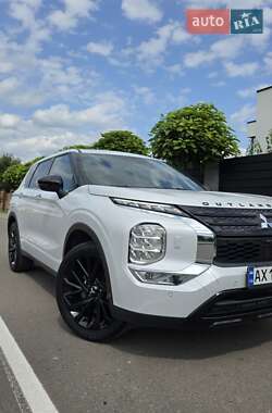 Позашляховик / Кросовер Mitsubishi Outlander 2022 в Києві