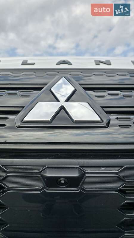 Внедорожник / Кроссовер Mitsubishi Outlander 2022 в Киеве