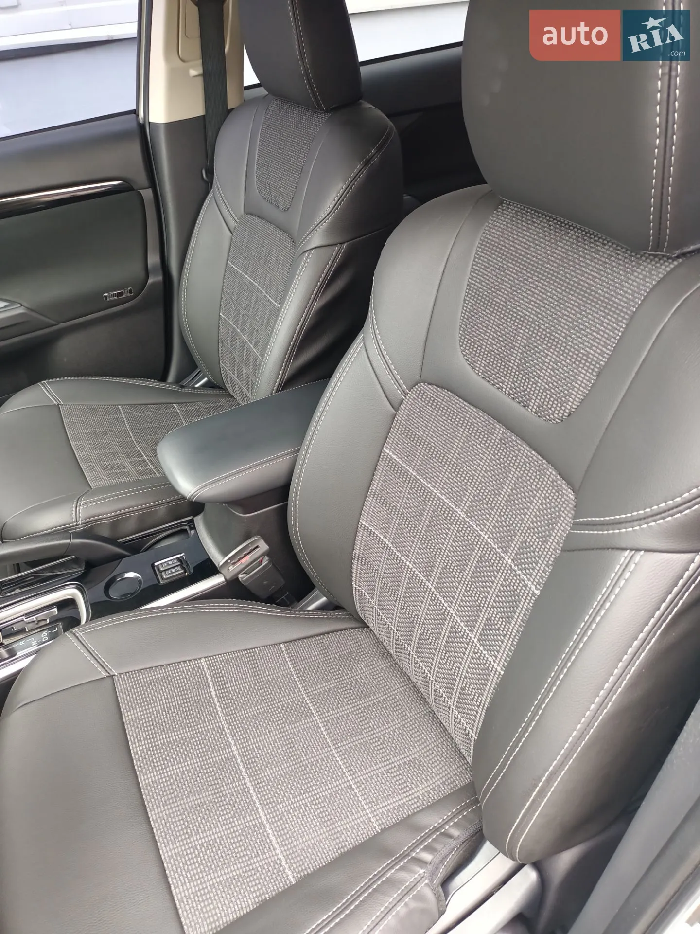 2021 Mitsubishi Outlander - мініатюра 15
