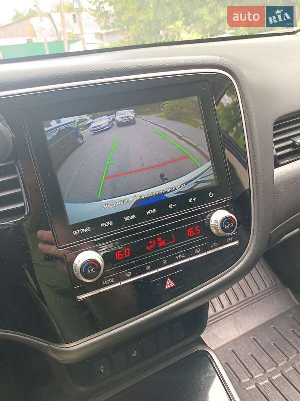 Позашляховик / Кросовер Mitsubishi Outlander 2021 в Житомирі