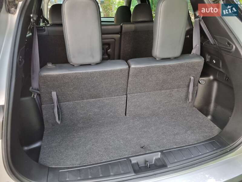 Позашляховик / Кросовер Mitsubishi Outlander 2024 в Києві