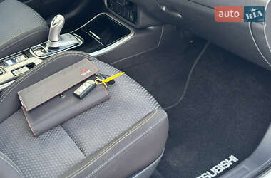 Внедорожник / Кроссовер Mitsubishi Outlander 2020 в 