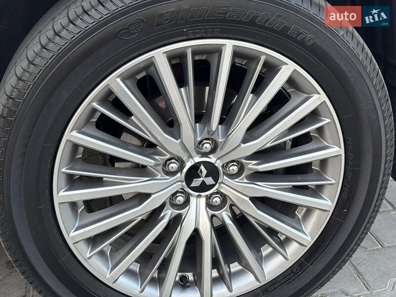 Внедорожник / Кроссовер Mitsubishi Outlander 2020 в Ровно