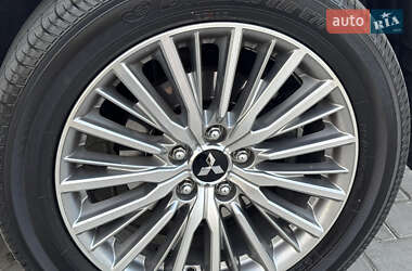 Внедорожник / Кроссовер Mitsubishi Outlander 2020 в 