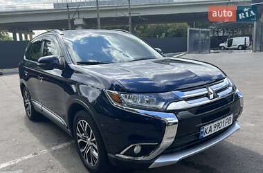 Внедорожник / Кроссовер Mitsubishi Outlander 2016 в Броварах