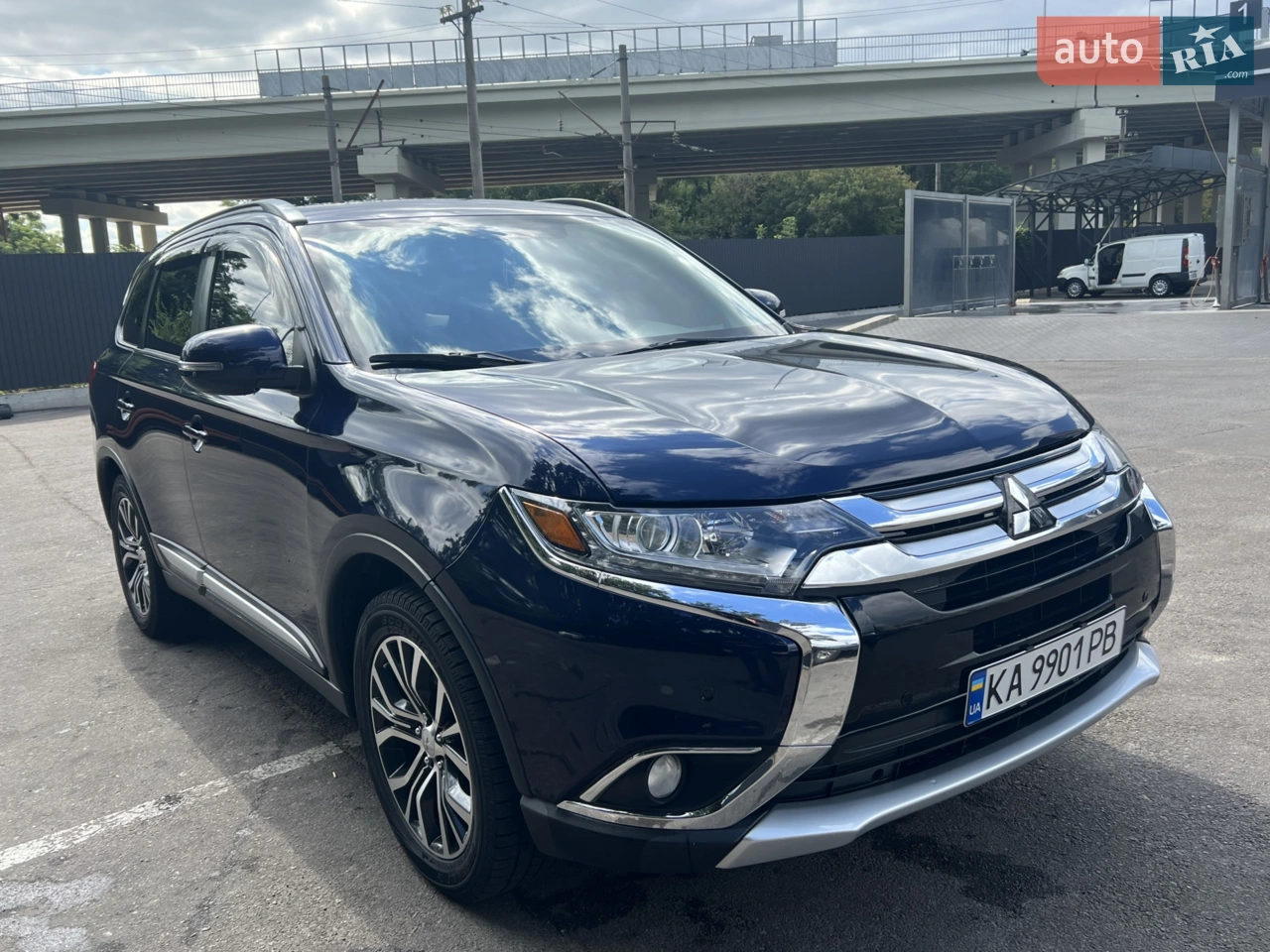 2017 Mitsubishi Outlander - мініатюра 17