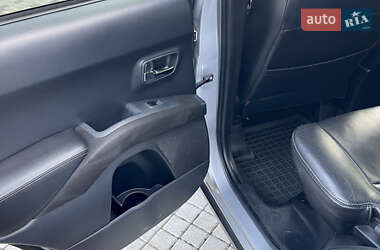 Внедорожник / Кроссовер Mitsubishi Outlander 2008 в 