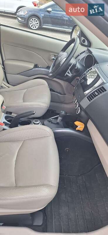 Позашляховик / Кросовер Mitsubishi Outlander 2007 в Миколаєві