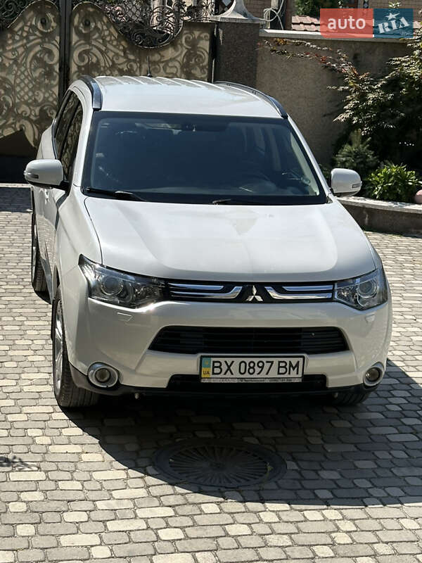 Mitsubishi Outlander 2013