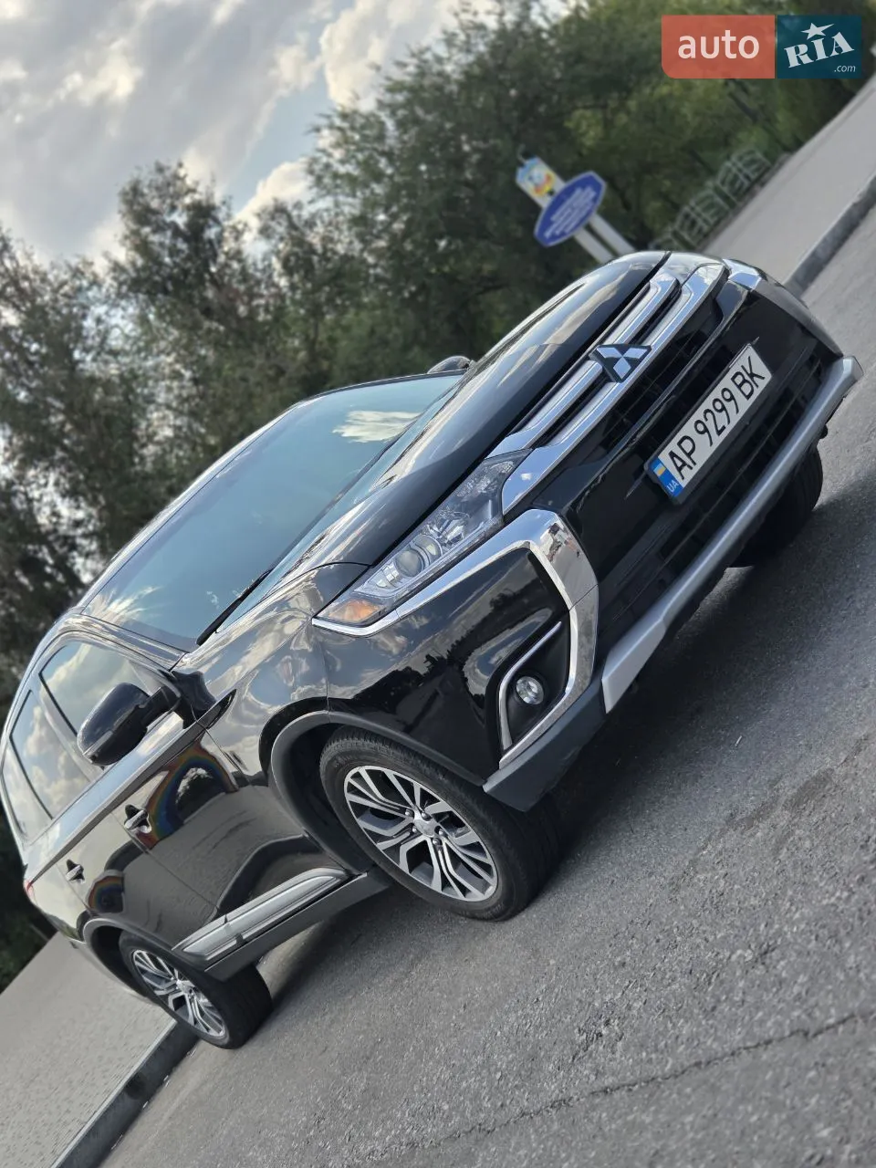 2017 Mitsubishi Outlander - мініатюра 16
