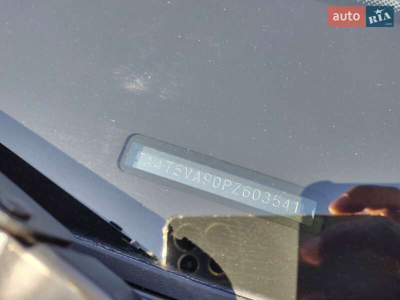 Позашляховик / Кросовер Mitsubishi Outlander 2022 в Дніпрі