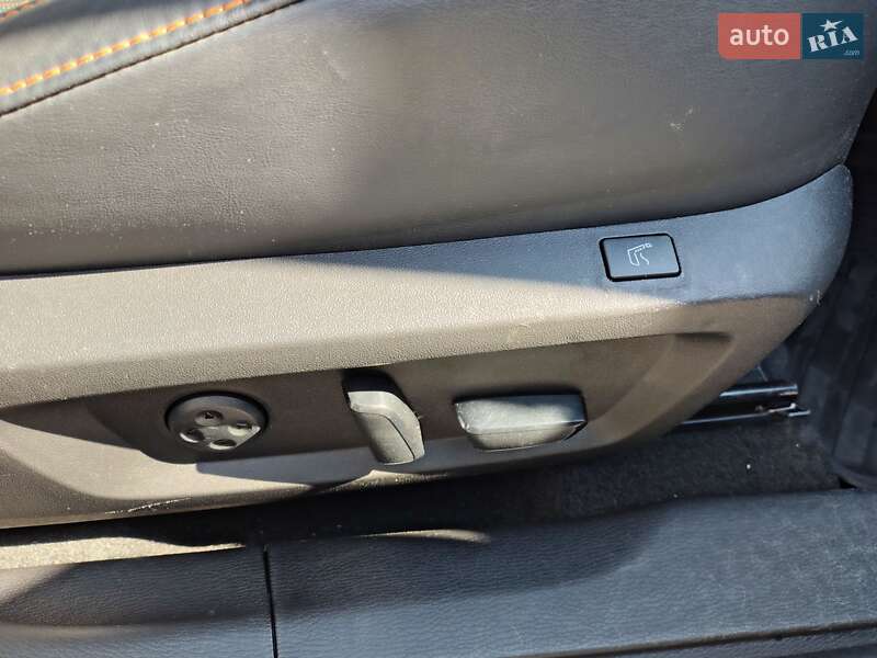 Позашляховик / Кросовер Mitsubishi Outlander 2022 в Дніпрі