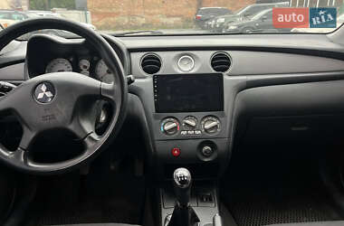Позашляховик / Кросовер Mitsubishi Outlander 2004 в Рівному