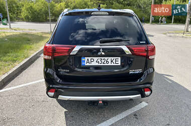 Внедорожник / Кроссовер Mitsubishi Outlander 2017 в 
