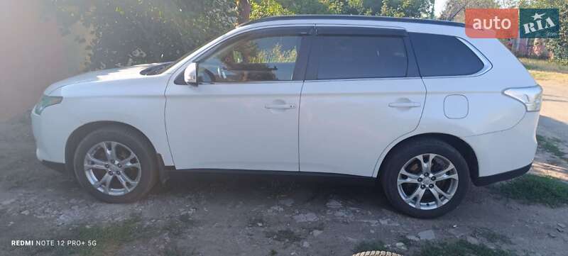 Внедорожник / Кроссовер Mitsubishi Outlander 2012 в Подольске