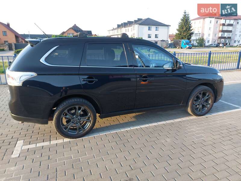 Позашляховик / Кросовер Mitsubishi Outlander 2012 в Нетішині