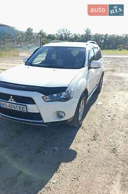 Внедорожник / Кроссовер Mitsubishi Outlander 2012 в Чорткове