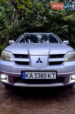 Внедорожник / Кроссовер Mitsubishi Outlander 2003 в Киеве