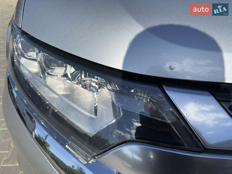 Внедорожник / Кроссовер Mitsubishi Outlander 2019 в Каменец-Подольском