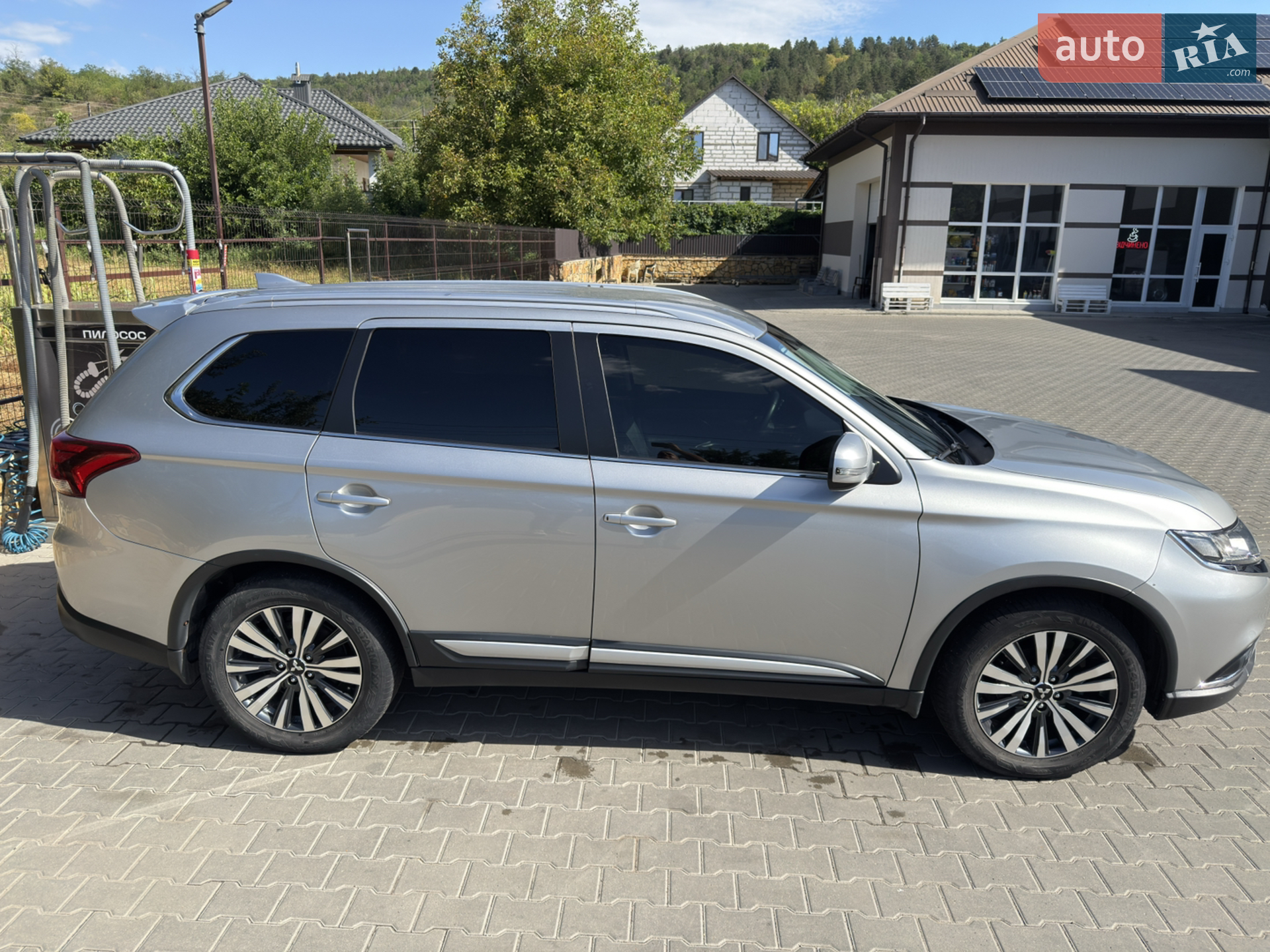 2019 Mitsubishi Outlander - мініатюра 2