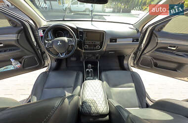 Внедорожник / Кроссовер Mitsubishi Outlander 2019 в 