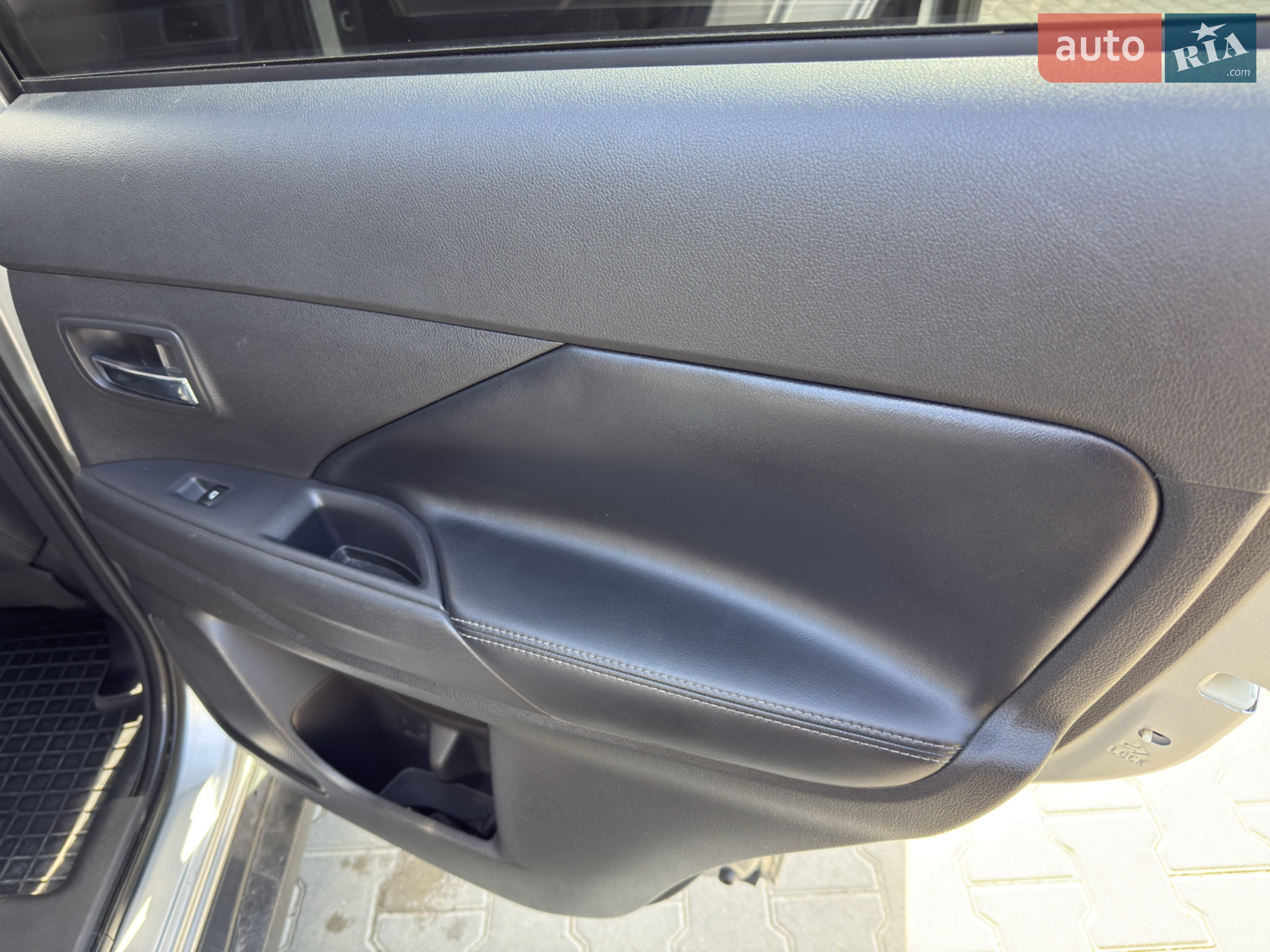 2019 Mitsubishi Outlander - мініатюра 16