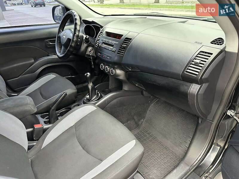 Внедорожник / Кроссовер Mitsubishi Outlander 2010 в Днепре