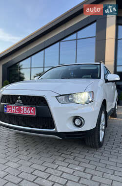 Позашляховик / Кросовер Mitsubishi Outlander 2010 в Радивиліві