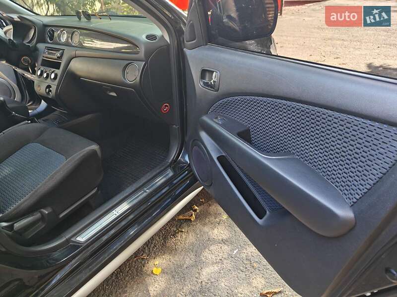 Позашляховик / Кросовер Mitsubishi Outlander 2007 в Черкасах