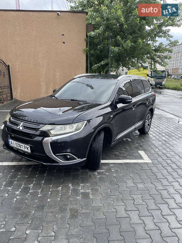 Внедорожник / Кроссовер Mitsubishi Outlander 2015 в Софиевской Борщаговке
