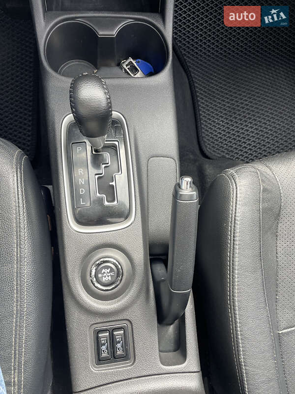 Внедорожник / Кроссовер Mitsubishi Outlander 2015 в Софиевской Борщаговке