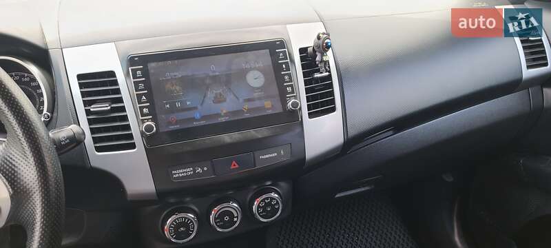Позашляховик / Кросовер Mitsubishi Outlander 2011 в Львові фото 6 Позашляховик / Кросовер Mitsubishi Outlander 2011 в Львові