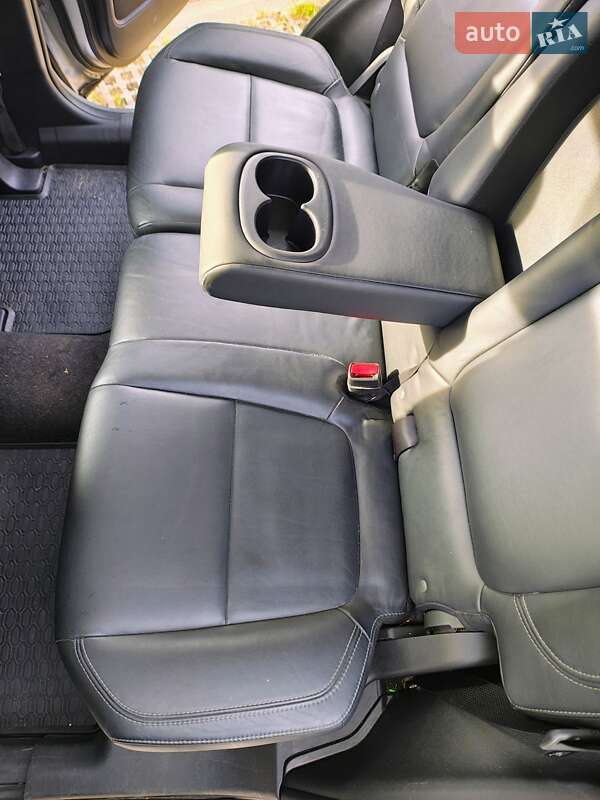 Позашляховик / Кросовер Mitsubishi Outlander 2018 в Львові