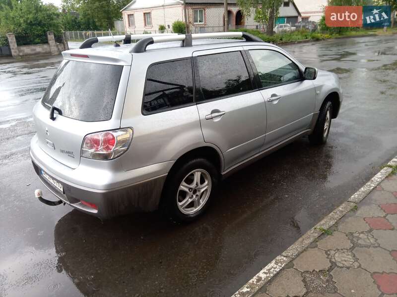 Внедорожник / Кроссовер Mitsubishi Outlander 2003 в 