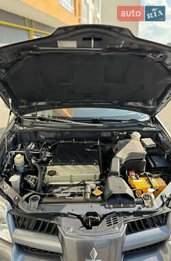 Внедорожник / Кроссовер Mitsubishi Outlander 2006 в 