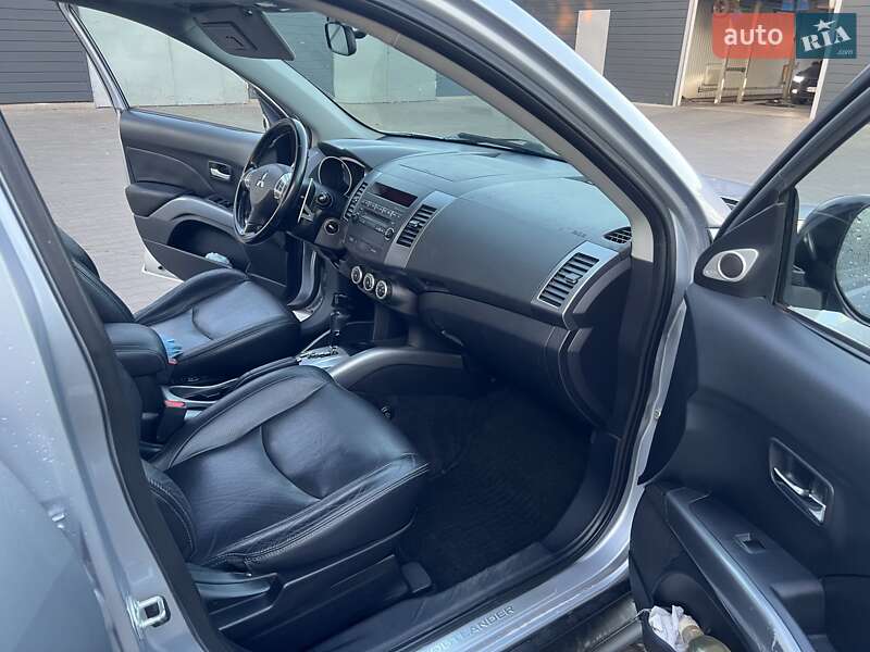 Позашляховик / Кросовер Mitsubishi Outlander 2009 в Кривому Розі
