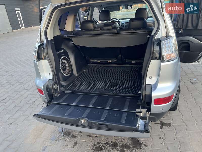 Позашляховик / Кросовер Mitsubishi Outlander 2009 в Кривому Розі