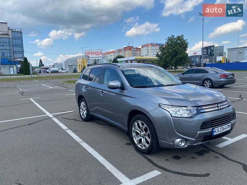 Mitsubishi Outlander 2013