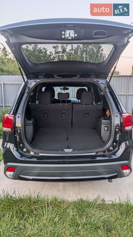 Внедорожник / Кроссовер Mitsubishi Outlander 2018 в Хмельницком